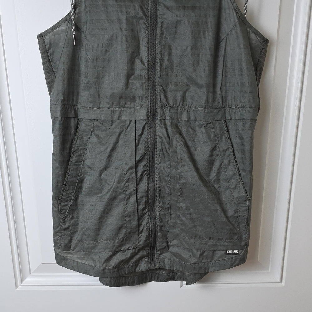 REI Olive Green Hooded Lightweight Vest. Size XS - Picture 4 of 11
